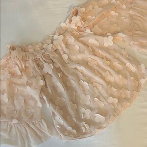 ALICE McCall stunning blush Peach Floral Blouse off shoulder 2 keyhole front